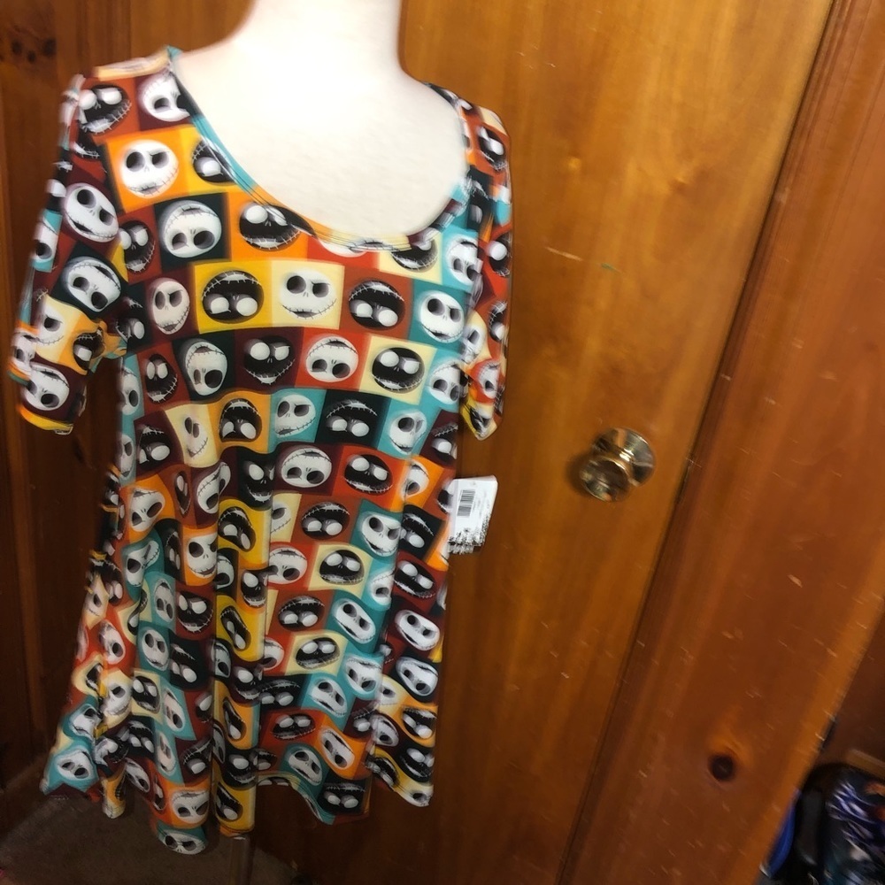 LulaRoe disney NBC Jack Skellington Pefect t small 11